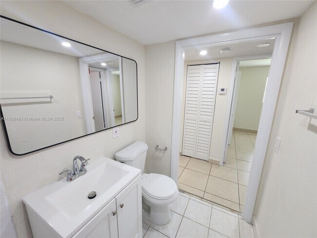 Building Photo - 19600 SW 110th Ct