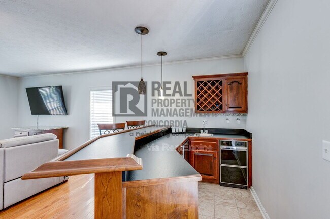 Building Photo - 3 Kyle Ct