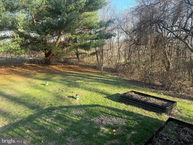 Building Photo - 746 Sawmill Rd