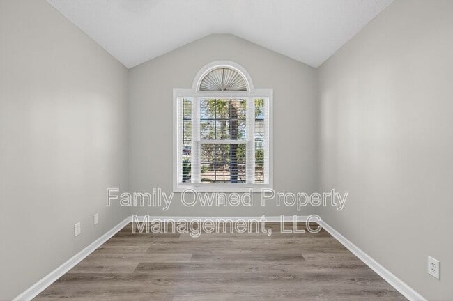 Building Photo - 123 Thousand Oaks Cir