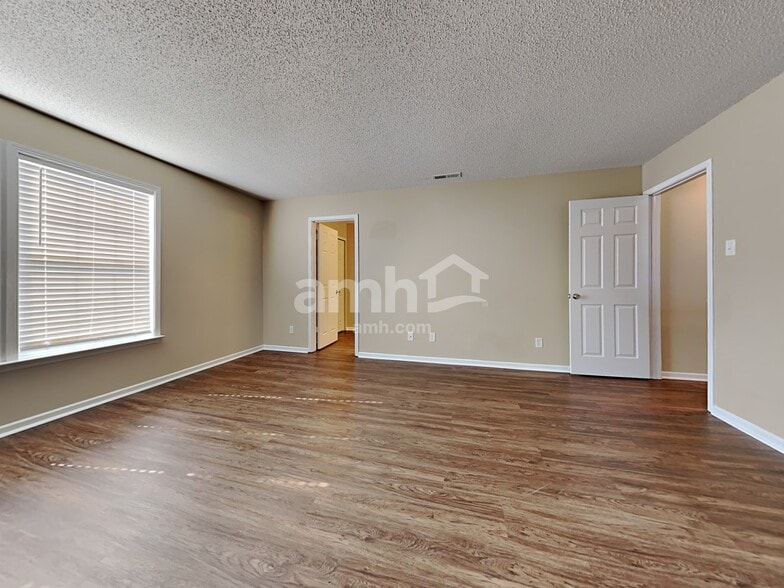 Building Photo - 505 Abbywood Cir