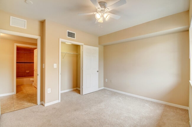 Building Photo - 6505 Emerald Dunes Dr