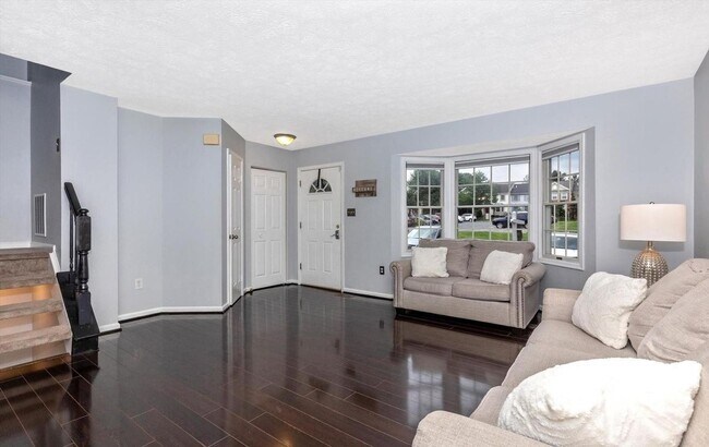 Building Photo - Beautifully maintained townhouse in New Market available before the new school year!