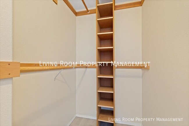 Building Photo - 2908 NE 88th Pl