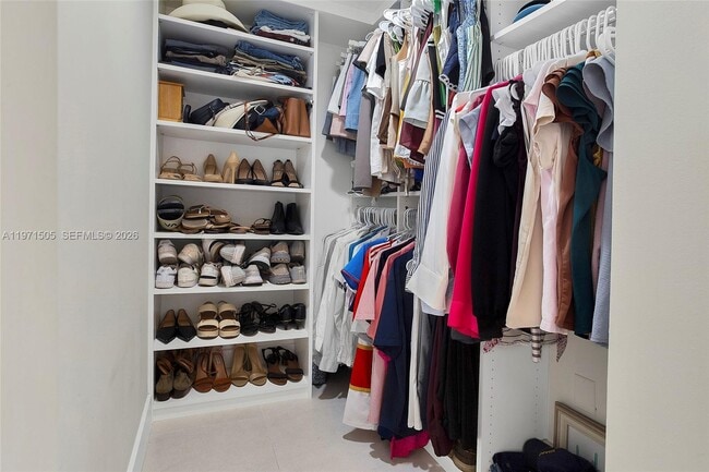 Building Photo - 2009 SE 10th Ave