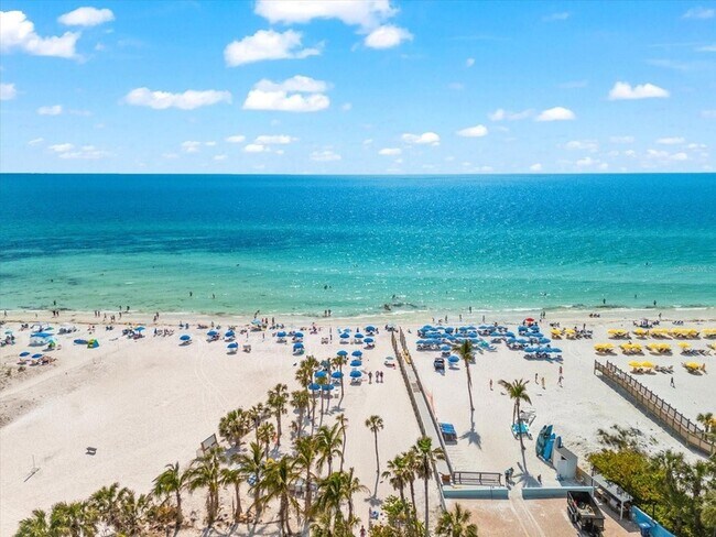 Building Photo - 6708 Sarasea Cir