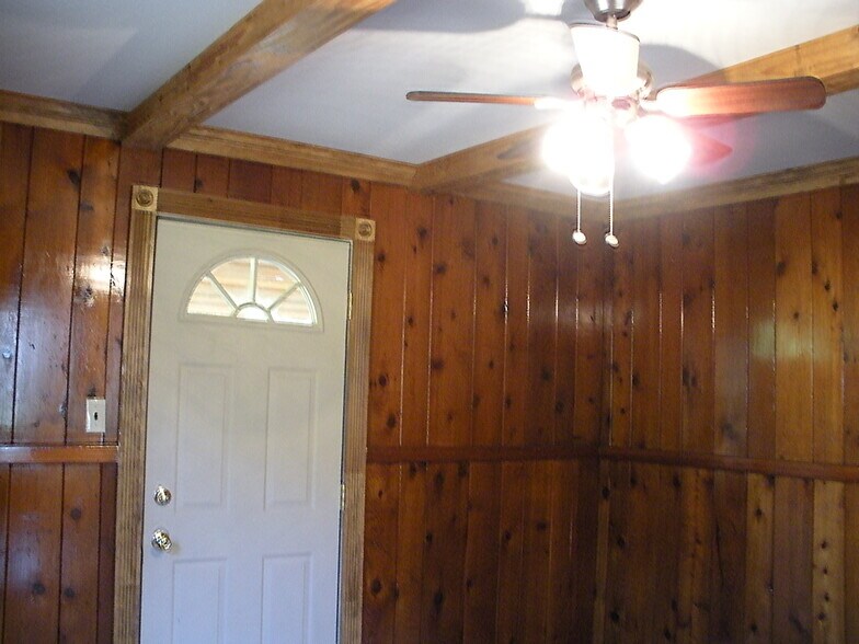 Building Photo - 12 Farmer Rd NW