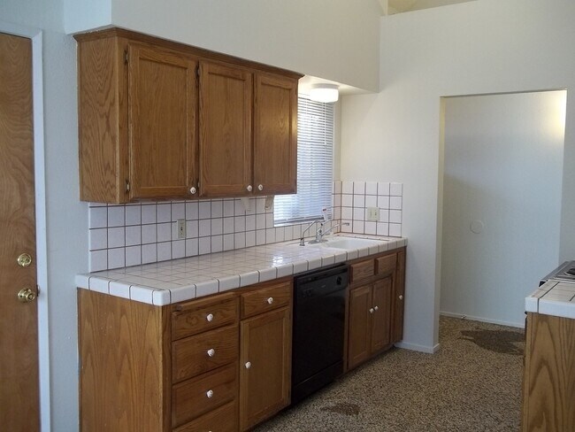 Building Photo - West Clovis location,  potential Buchanan ...