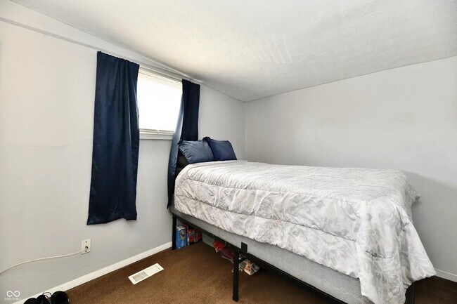 Building Photo - Charming 3-Bedroom Home Near Forest Manor Elementary!