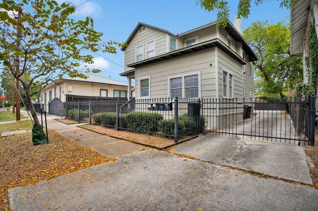 Building Photo - 618 Atlanta Ave