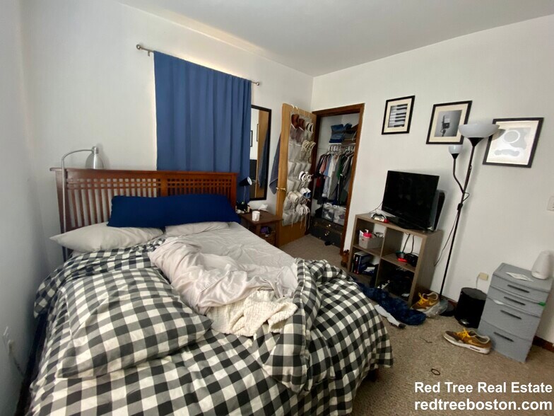 Building Photo - 88 Sheridan St