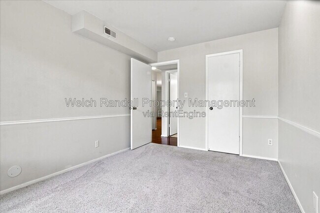 Building Photo - 5511 S Willow Ln