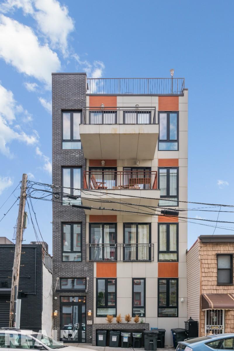 Building Photo - 56 Frost St