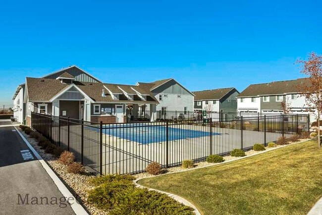 Building Photo - Comfortable New Townhouse