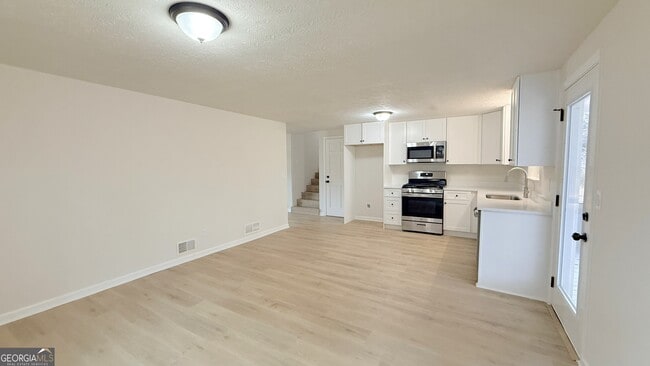 Building Photo - 105 Woodbine Dr