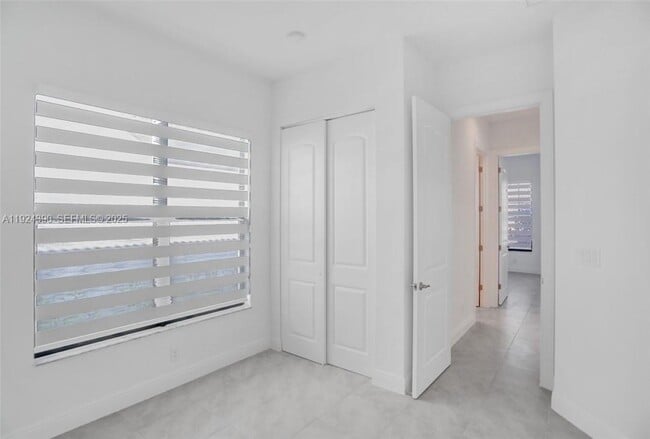 Building Photo - 8450 NW 39th Ct