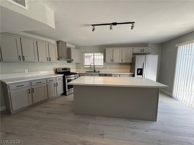 Building Photo - 6489 Bugbee Ave