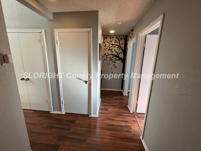 Building Photo - AVAILABLE AUGUST - Upstairs San Luis Obispo Condo - 2 Bedroom / 1 Bathroom