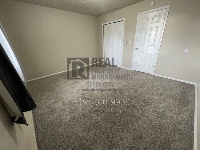 Building Photo - 1 Castle Royal Dr