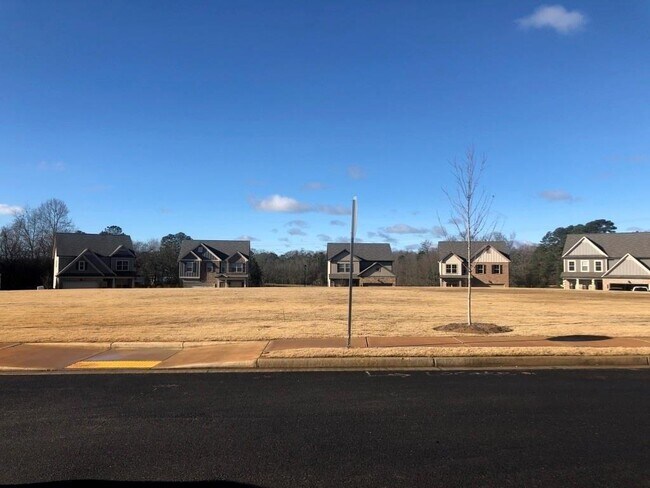 Building Photo - 221 Winterset Cir