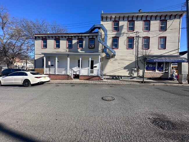 Building Photo - 559 S Main St