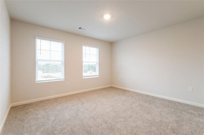 Building Photo - 14 Canterbury Vly