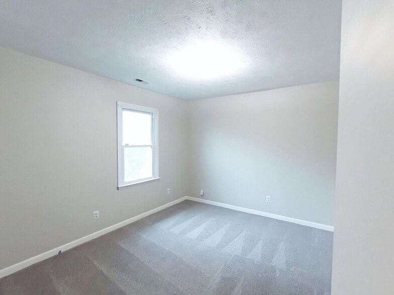 Building Photo - 7545 Fox Fern Dr
