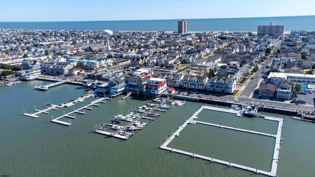 Building Photo - 9416 Amherst Ave