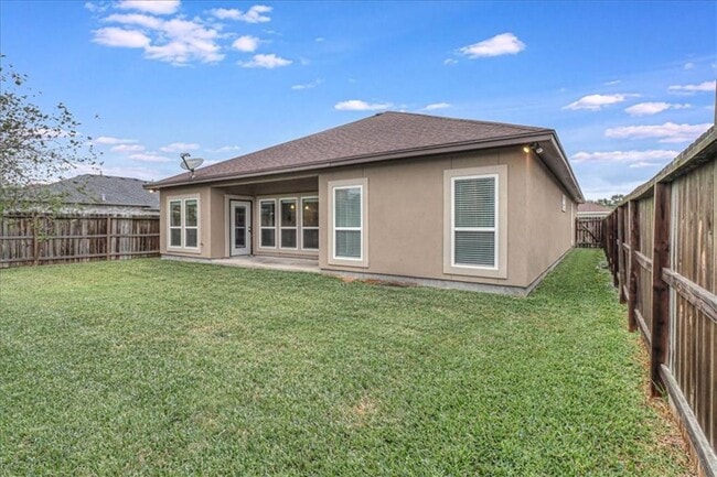Building Photo - 6537 Paddington Dr
