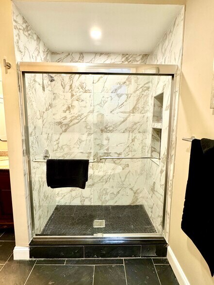 Building Photo - 1906 Madison Ave