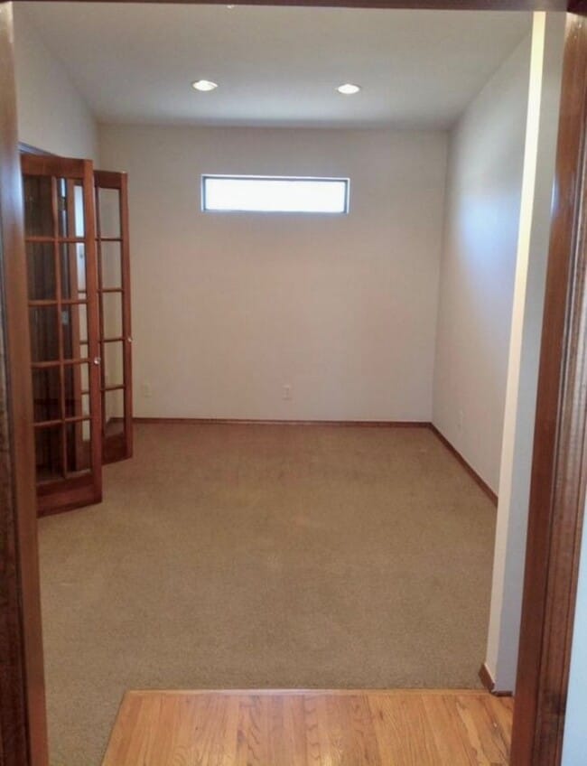 Building Photo - Charming 4 or 5 Bedroom Home with Office a...
