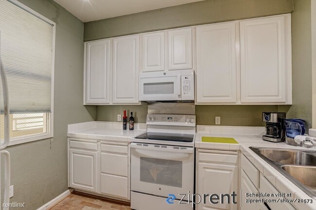 Building Photo - 2 br, 2 bath Condo - 1 Crescent Way, San F...