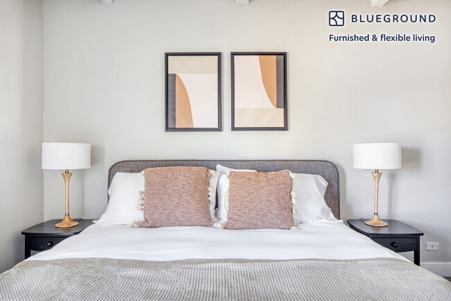 Building Photo - 10 Emerson St