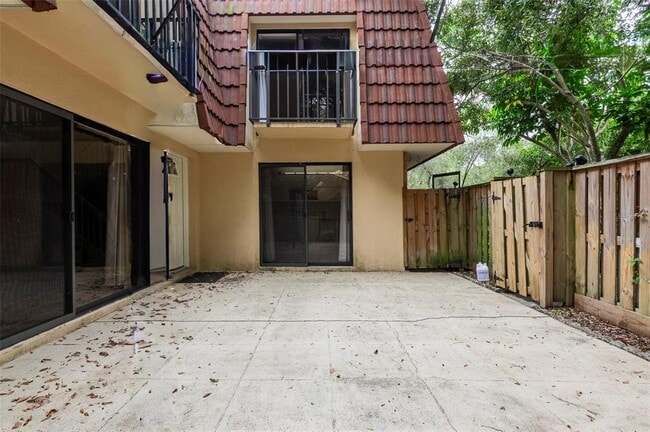 Building Photo - 2606 6th Ct