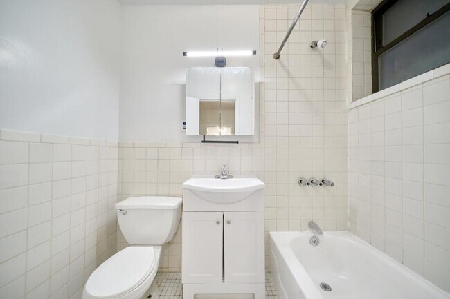 Building Photo - 1 bedroom in NEW YORK NY 10018