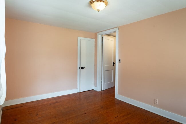 Building Photo - 614 NE Emmett St