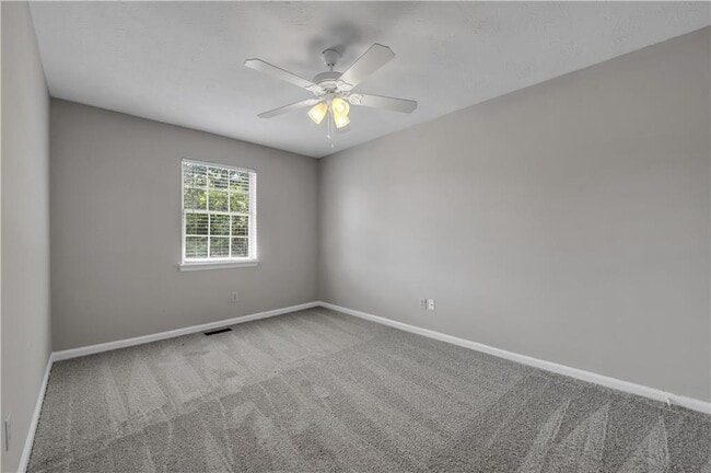 Building Photo - 4890 Evergreen Valley Way