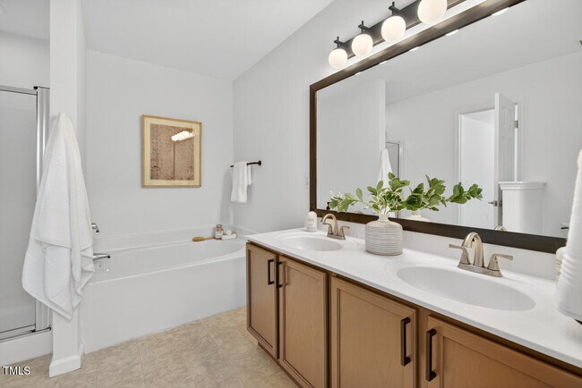 Building Photo - 3 Chownings St