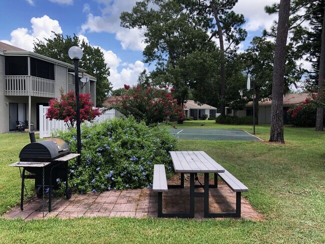 Building Photo - 1BR/ 1BA Condo In Springwood   ** Water In...