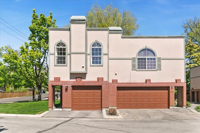 Building Photo - 150 S Straughan Ave
