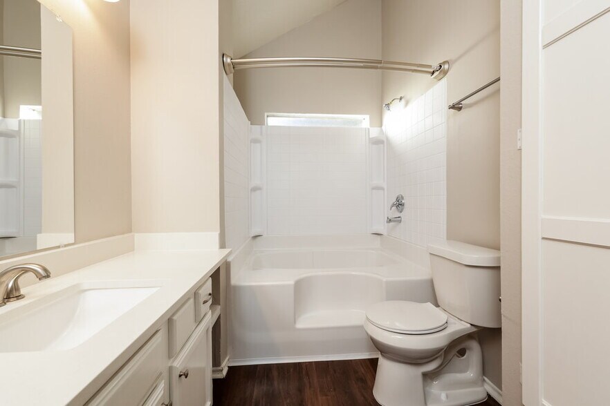 Building Photo - 12215 White River Dr