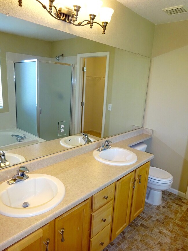 Building Photo - Beautiful 4 Bedroom Home In Parker - Piner...