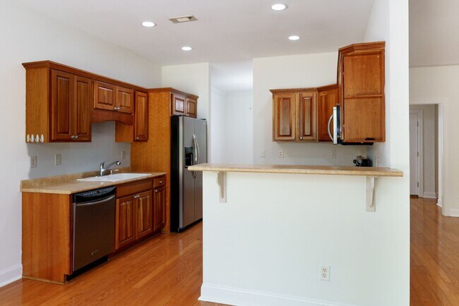 Building Photo - 49 Thomas Sumter St