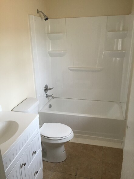 Building Photo - 145 Coldstream Dr