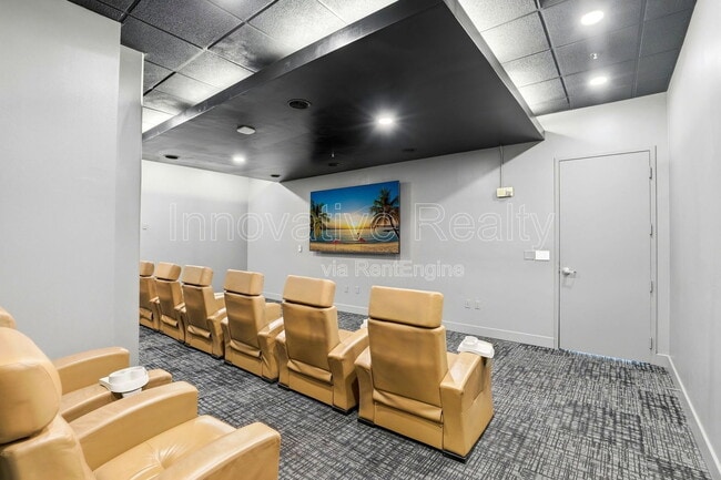 Building Photo - 150 E Robinson St