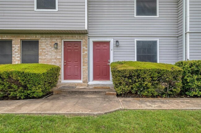 Building Photo - 1904 Goodrich Ave