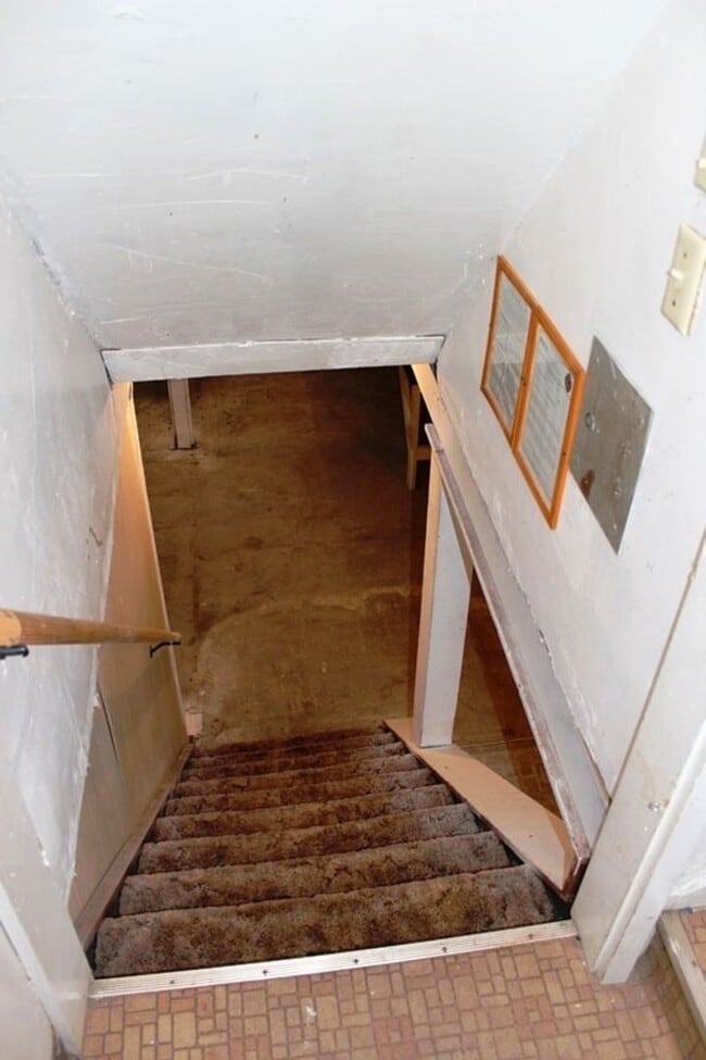 Building Photo - NEXT TO KSU!!!