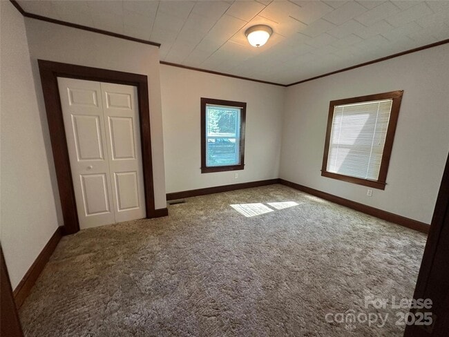 Building Photo - 4537 Burton Ln