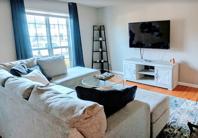 Building Photo - 688 W Paddle Wheel Ct