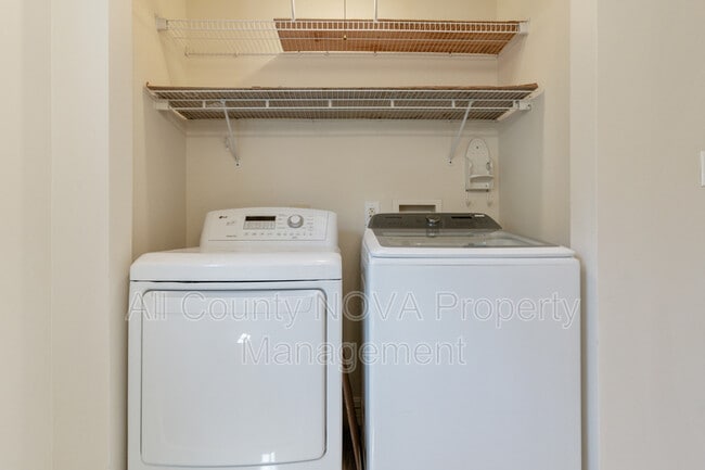 Building Photo - 7826 Fordson Rd